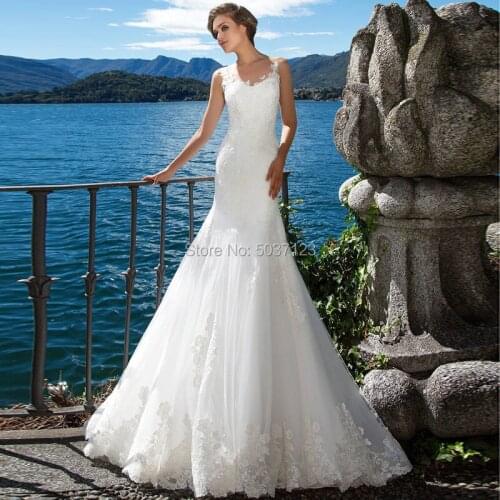 Lace Mermaid Wedding Dresses Scoop Lace Appliques Sleeveless Button Illusion Wedding Bridal Gown Vestidos De Noiva Sweep Train