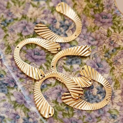 Designer sense stripe cut three-hole link pendant, gold-plated color-preserving earrings accessories, handmade jewelry materials