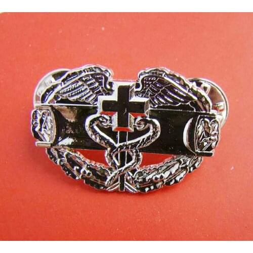 US Army Combat Medical Badge Pin Military 5605101