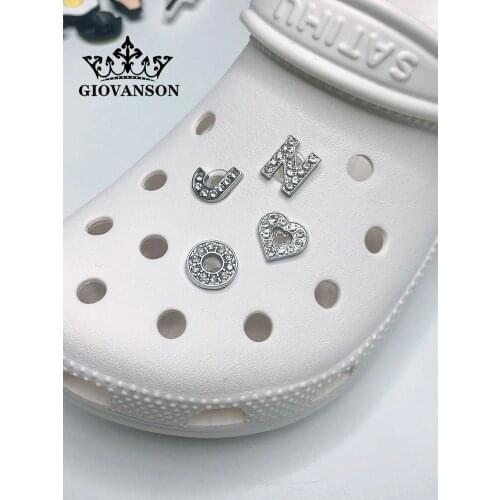 1Pc English Letter With Sucker Garden Shoes Dongdong Shoes Accessories Wholesale Gift No Including Slippers Diamond Shoe Buckle