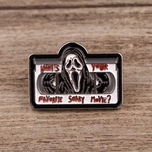 BG862 Dongmanli Cartoon Horror Movie Figures Scream Metal Enamel Pins Badge Brooch Backpack Bag Collar Lapel Jewelry