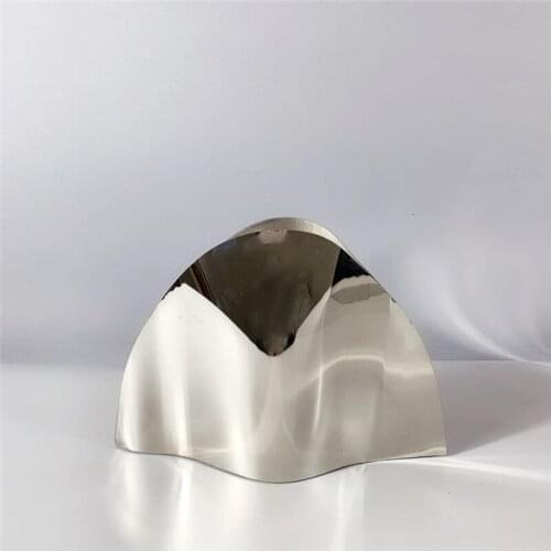 Modern simple European light luxury silver metal ice bucket red wine rack decoration model house sales office soft decoration