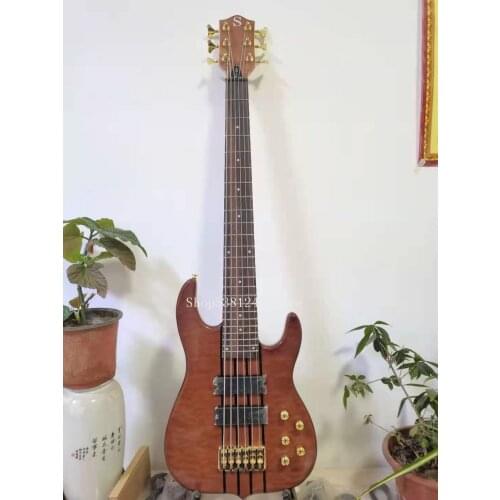 Free shipping. 6-string bass, gold accessories, active pickup, customizable