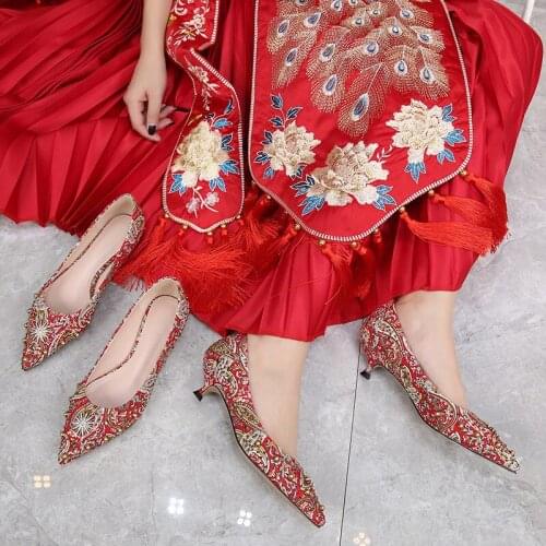 2019 New Xiu Shoes Red Wedding Shoes Low Heel Chinese-Style Floral Embroidered Shoes Low-Cut Satin Pad Fashion Shoes