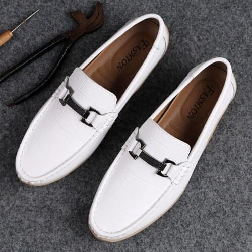 Moccasins Driving Shoes for men Luxury Brand man Loafers High Quality Leather Casual Shoes white color or black brown