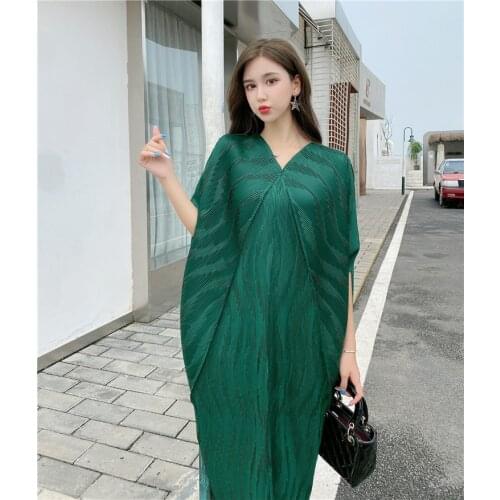 HOT SELLING Miyake fold short sleeve fashion v-neck solid Loose bat sleeve dress IN STOCK