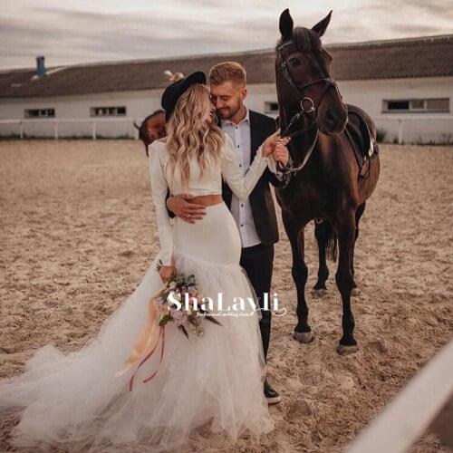 Luxury Wedding Dress Embroidered Lace Boat Neck Ball Gowns Sleevelesswith Appliques Sashes Vestido De Noiva Plus Size Button