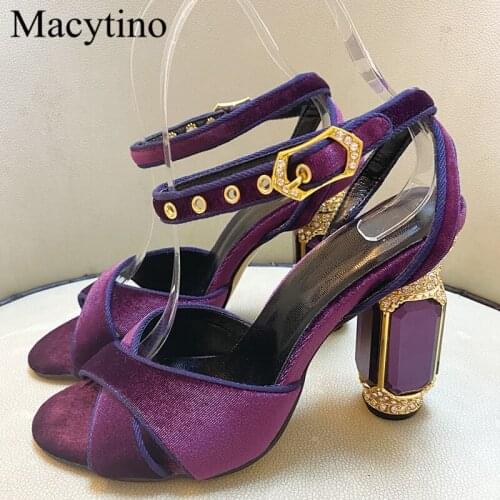 Staggered heel decorative ladies high-heeled sandals with interlaced round toe thick heels fashion party sandals
