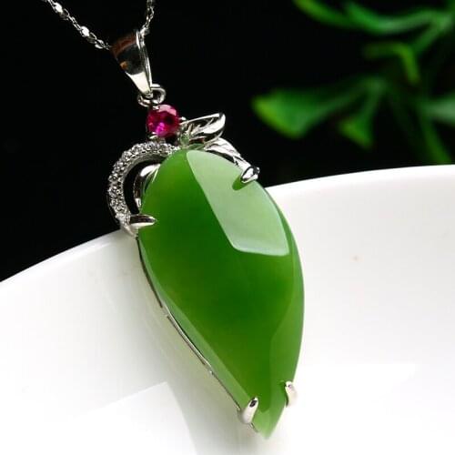 Genuine and Tian Biyu descendants of royal families of natural jade pendant necklace pendant leaves to send his girlfriend