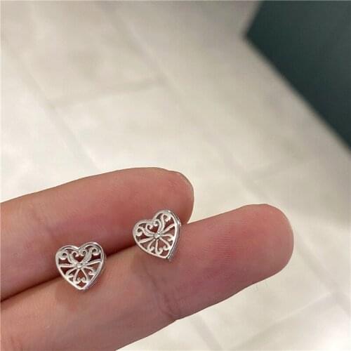 Vintage Heart Earrings for women Silver Color Hollowed Flower Stud Earrings Retro Small Korean Broncos Simple Fashion Jewelry