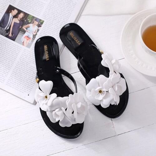 2021 NEW Camellia Jelly Slippers EUR Szie 36-40 Outside Women Sandals Female Sun Beach PVC Flower Flip Flops 2 Colors