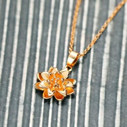 Huitan Gold Color Flower Pendant Necklaces for Women Beauty Romantic Bridal Wedding Engagement Accessories Female Trendy Jewelry