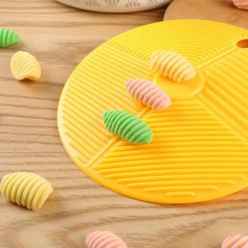 2021 New Garganelli Board Premium Pasta Board Household Kitchen Cooking Pasta Board macaroni household Accessories Hot Sale