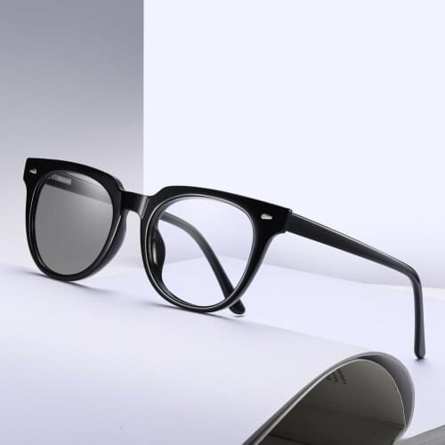 Retro Round Blue Light Blocking Eyeglasses Photochromic Lenses Computer Glasses TR90 Thick Rimmed Eyewear Frame for Women Men