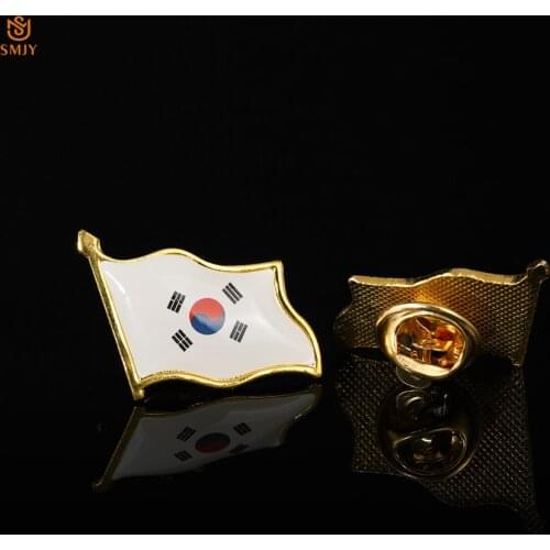 Daemin Korean Enamel Waving Flag Brooch Lapel T-Shirt / Formal Metal Gilt Souvenir Badge Pin Jewelry