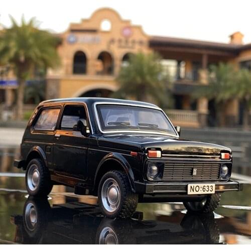 1:32 Lada Jeep Car Model Simulation Sound And Light Pull Back Alloy Car Childrens Toy Car Boy Collection Decoration Car Gift