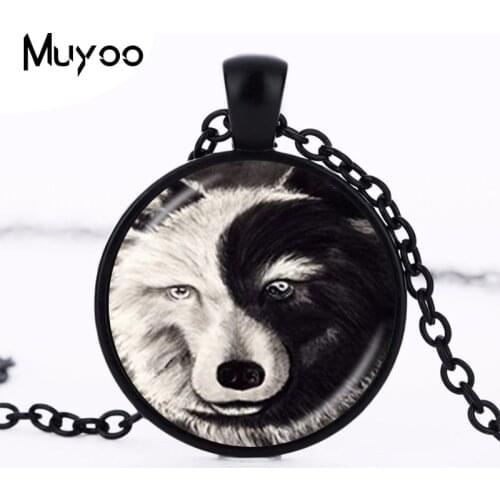 Vintage Ying and Yang Wolf Necklace Grey Black Animal Pendant Glass Cabochon Bronze Chain Choker Neckless Women Accessory HZ1