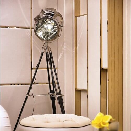 Nordic minimalist tripod living room light luxury floor lamp post-modern creative office model room hotel floor lamp