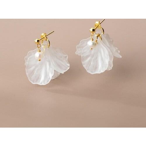 Genuine 925 Sterling Silver Petal Pearl Gold Stud Earrings Korean Fashion Romantic Sweet Temperament High Quality Jewelry
