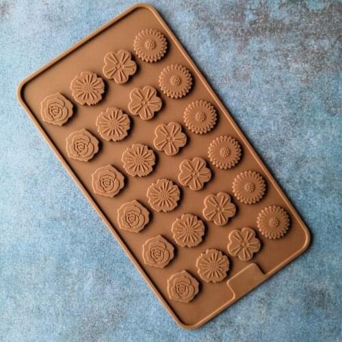 24 Even 4 Sets Of Mini Flower-Shaped Chocolate Chip Molds Mini Fondant Mold A965
