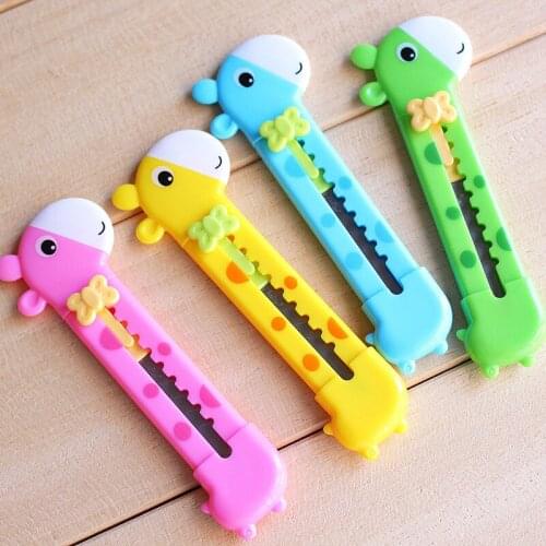 4pcs candy cartoon giraffe multi-functional art knife, creative and convenient childrens safety wallpaper knife with cover