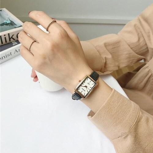 Retro Fashion Simple Chic Quartz Leather Strap Rectangle Watch Casual Retro Luxury Small Square Wheat Ear Printing women Watch