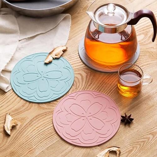 Hot Sale Multi-function Coaster 13cm Round Heat-resistant Silicone Coaster Slip Anti-hot Pad Kitchen Tools