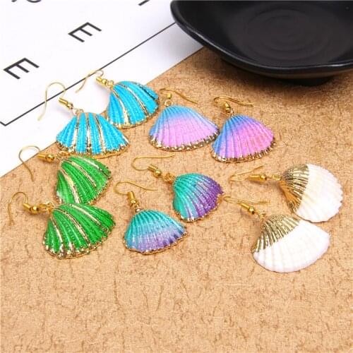 Natural Sea Scallop Drop Earrings Colorful Beach Conch Shell Earrings Golden Hook Eardrops for Women Cowrie Dangler Jewelry Gift