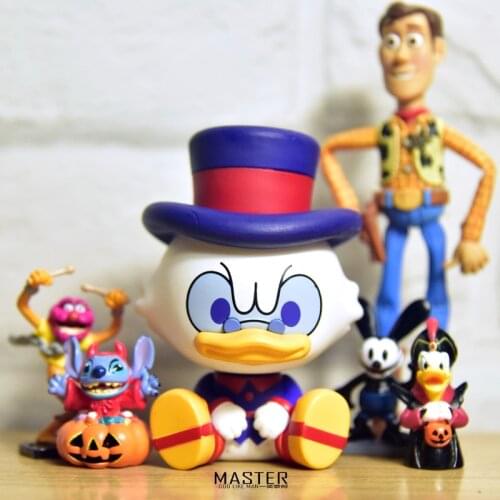 2pieces 7.5cm Solid material Disneyland sitting family Donald Duck uncle Scrooge model decoration DIY