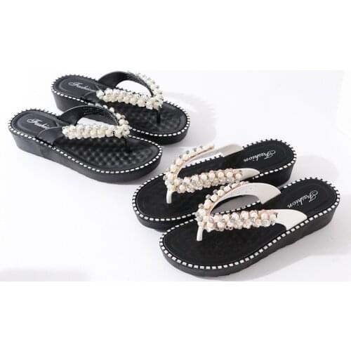 Korean Version of Flip-flops Womens Thick-soled Fashion Wear Flat-bottomed Online Celebrity Pinch Beach Shoes By The Sea Joker