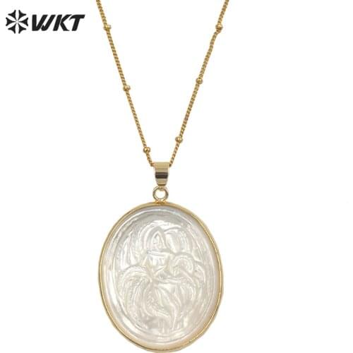 WT-JN144 Amazing handmade natural Pearl shell The Beauty Necklace fashion gold bezel big shell Beauty girl necklace