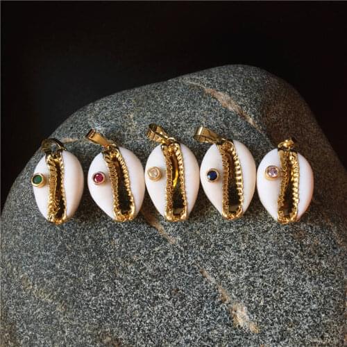 FUWO Natural Cowrie Pendant With Gold Zircon Charm High Quality Gold Electroplated Sea Shell Jewelry Supplies Wholesale PD606