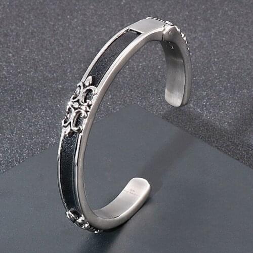 European and American punk style mens stainless steel jewelry personality crusader flower C-shaped open bracelet