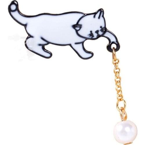 2020 New Japanese and Korean style white Enamel kitten catching ball imitation pearl necklace brooch set