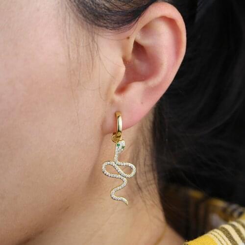 2 Colors Dangle Earrings Snake Shape Paved Green Eyes And White Cz Shiny Jewelry For Women Wedding Gift 2021 New Design