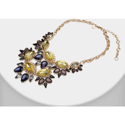 Amorita boutique Flower pendant necklaces