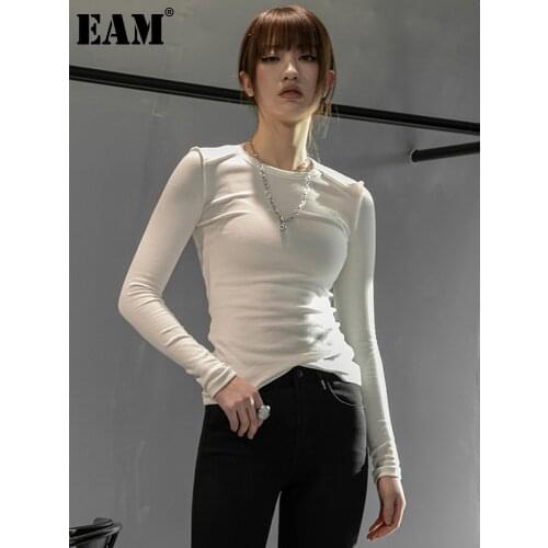 [EAM] Women Black White Ruffles Fold Slim Casual T-shirt New Round Neck Long Sleeve Fashion Tide Spring Autumn 2021 1DD6029