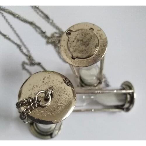 Inferior quality fashion jewelry accessories vintage hourglass big pendant chain necklace