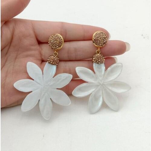 YYGEM fashion natural White Shell Flower shapen Golden Macarsite pave stud Earrings cute style for women girl gift
