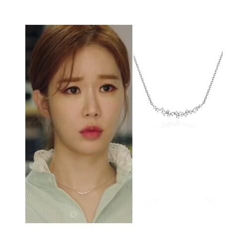 Necelet Chokers On The Neck