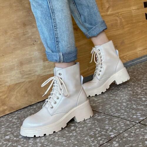QZYERAI 2021 New Genuine Leather Motorcycles Boots Round Toe Cross-tied Med Heels Lace Up Big Size Winter Warm Boots