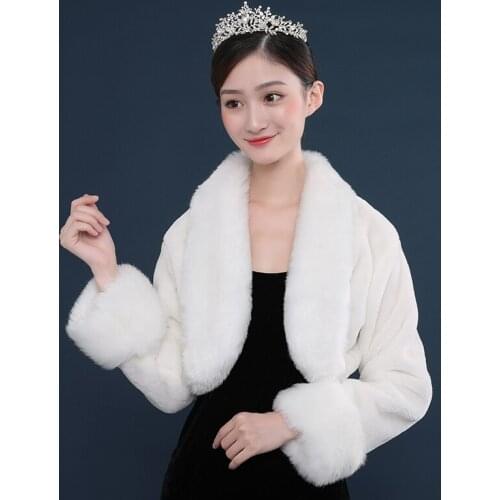 Faux Fur Red Wedding Bridal Bolero Jacket Wrap Cheap Long Sleeves Front Open Winter Fur Coat Cape for Wedding Evening Party Top