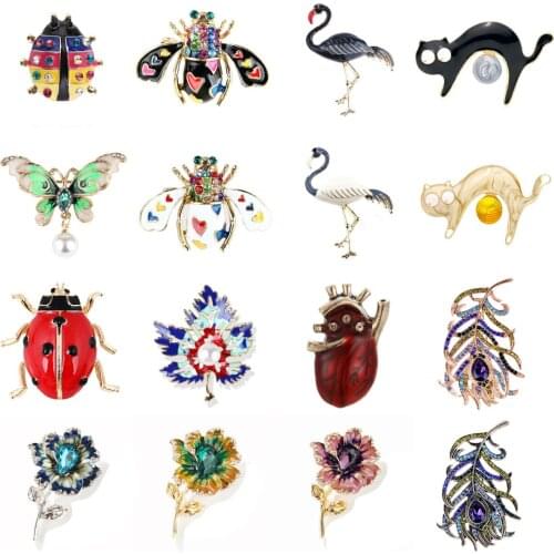 Colorful Maple Leaves Bee Flower Butterfly Metal Brooch Pin Imitation Pearl Decoration Brooches Pins Women Party Jewelry