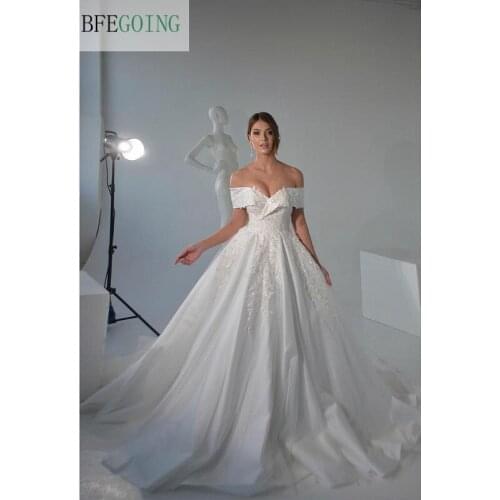 Ivory Satin Appliques Off The Shoulder Sweetheart Bridal Gowns Floor-Length A-Line Wedding Dress Chapel Train