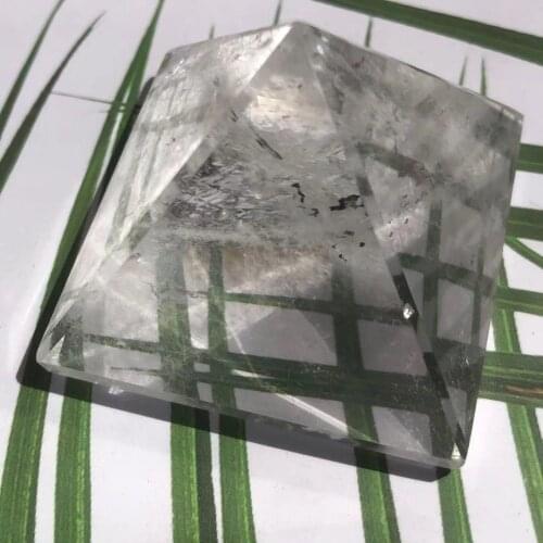 The top!!Natural white crystal is perfect for hand-carved, healing natural quartz