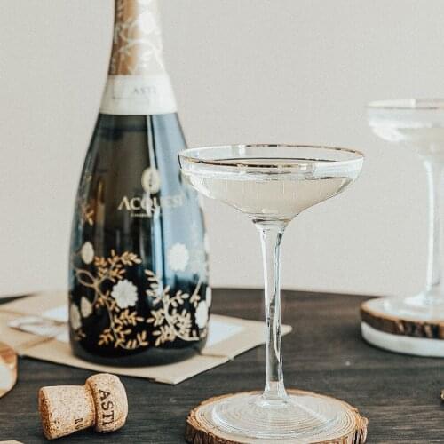 Glass white wine glass crystal liqueur wine glass cocktail glass champagne glass tall glass sparkling wine glass