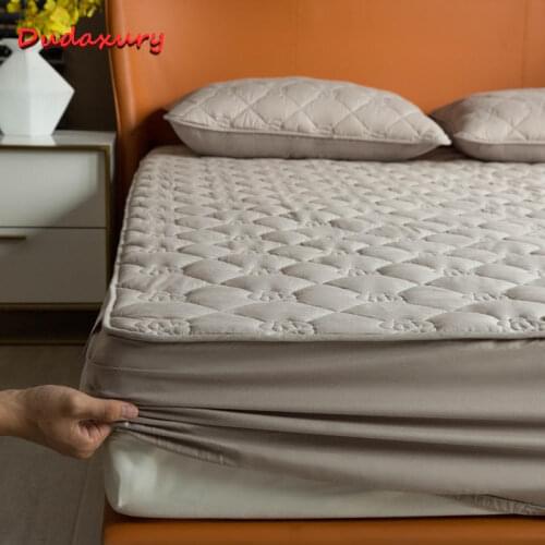 Washable Solid Color Quilted Mattress Cover Antibacterial Fiber Filled Fitted Sheet Sheet Protection Cover Queen King Bed Cover