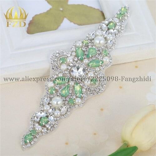 30pieces)Handmade Hot Fix Crystal Sew On Pearls Green Opal Bridal Sliver Emerald Rhinestone Applique for Wedding Sash and Belt