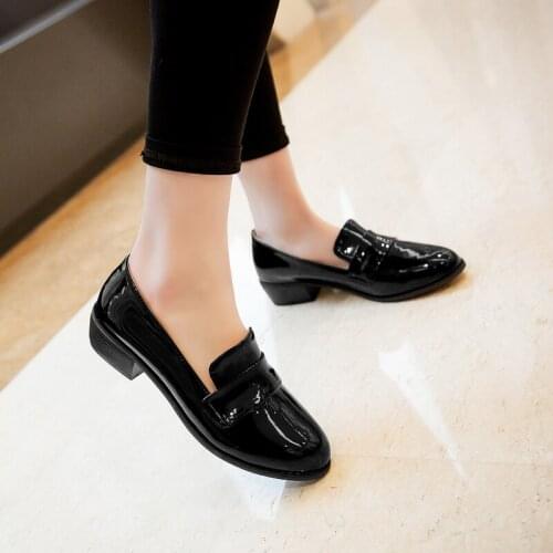 Spring and autumn new round head deep mouth versatile temperament single shoe casual shoes 40-48 large size womens shoes
