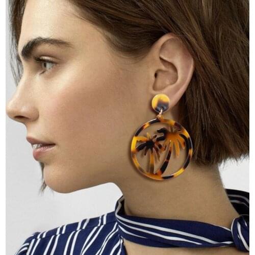 2020 Fashion Temperament New Earrings Wild Personality Acrylic Summer Coconut Acetate Plate Round Earrings Sale Cute Earrings